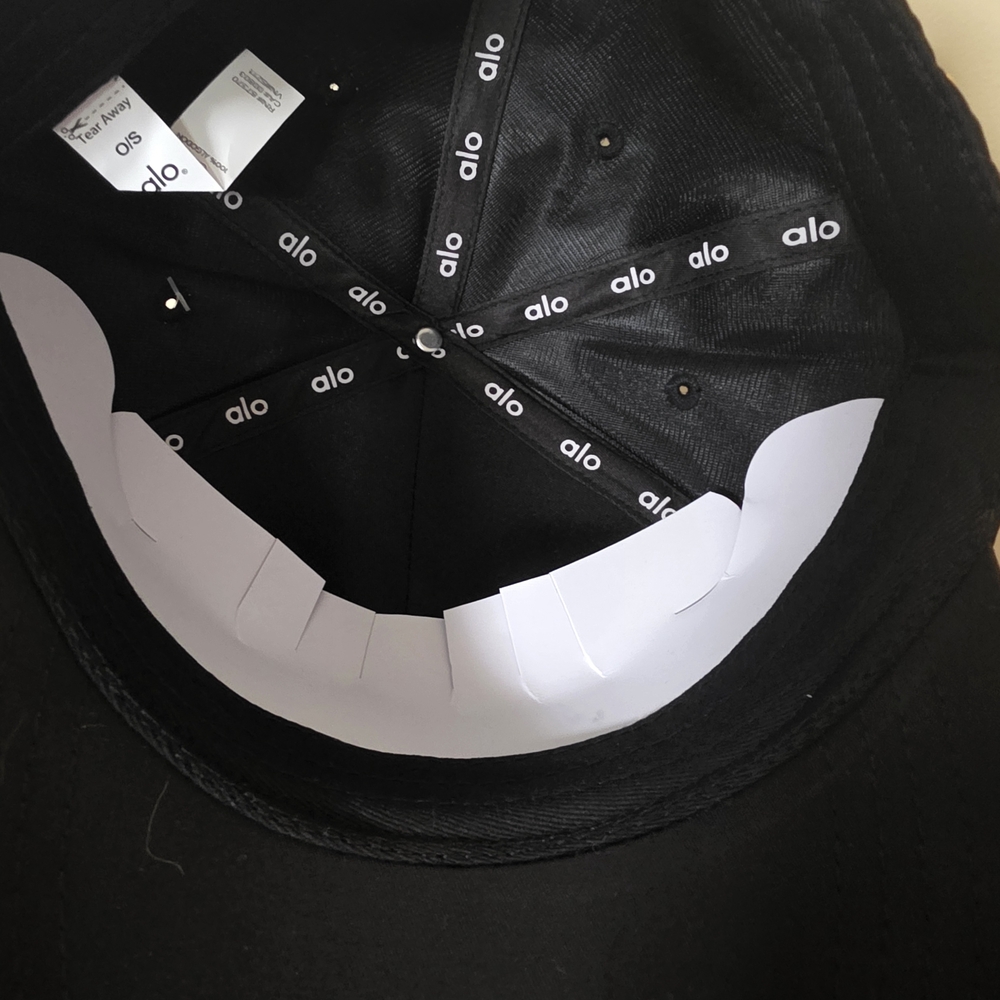ALO Yoga Black Cap - Picture 6 of 6